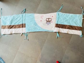 Tour de lit bébé super chouette 