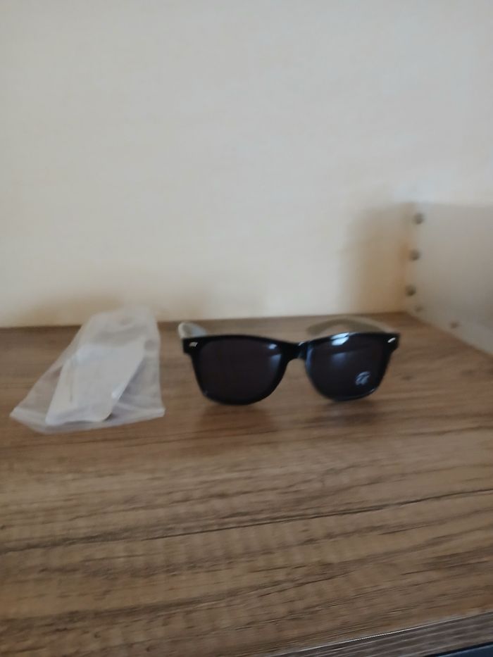 Lunettes de soleil neuve