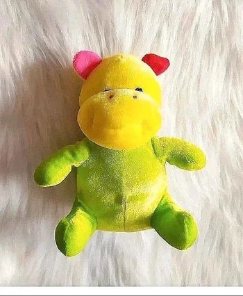 Peluche doudou tissu velours hippopotame vert et jaune