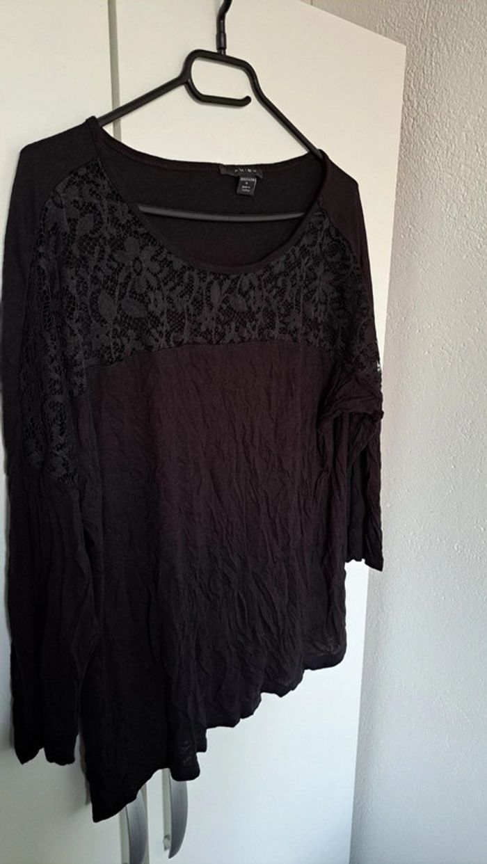 Haut avec dentelle