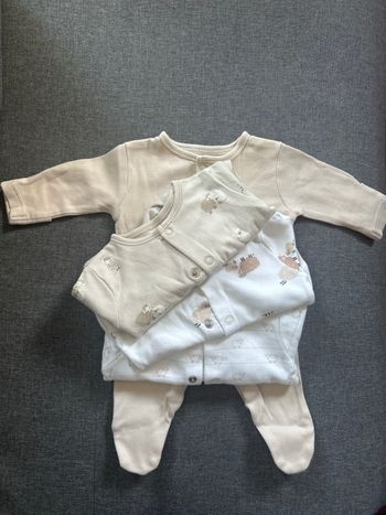 Lot vêtements bébé naissance – Primark – Ensembles + accessoires – Très bon état