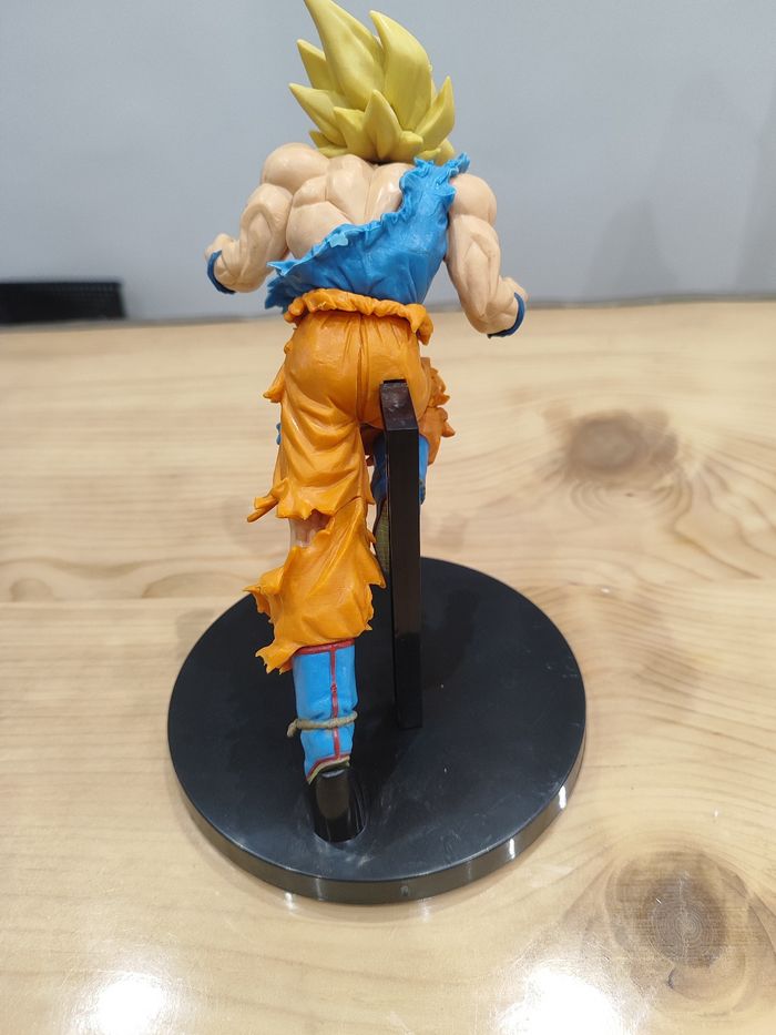Figurine son goku super Saiyan - photo numéro 2
