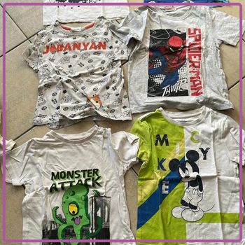 Lot 6 tshirt taille 8 ans
