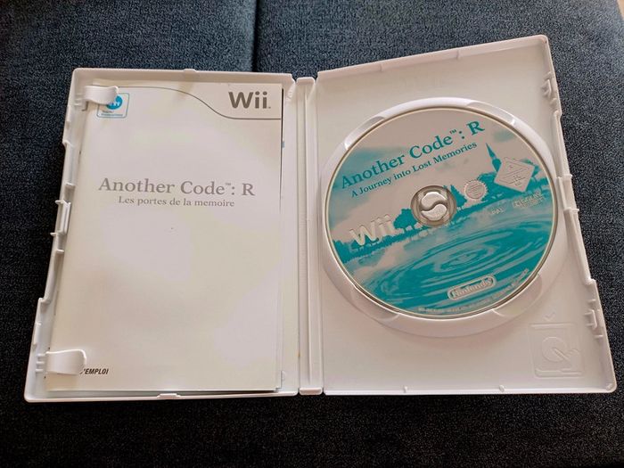 Jeu video wii Nintendo Another code : R - photo numéro 2