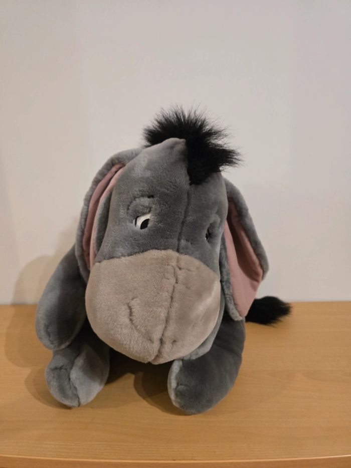 Bourriquet peluche disneyland Paris winnie l'ourson