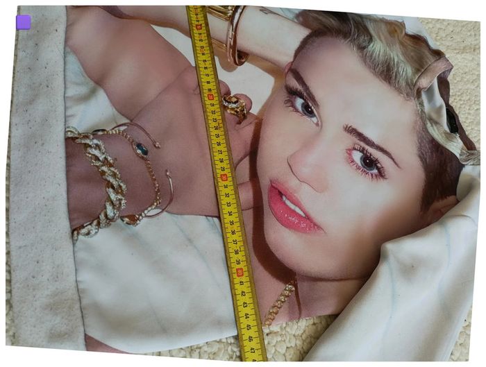 Sweat imprimé Miley cyrus – arty, tendance, streetwear celebrity - photo numéro 7