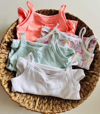 Lot de 4 bodys bretelles fille 9 mois