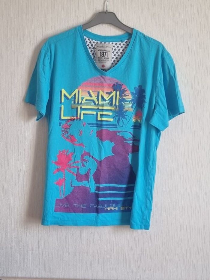 T-shirt col en V