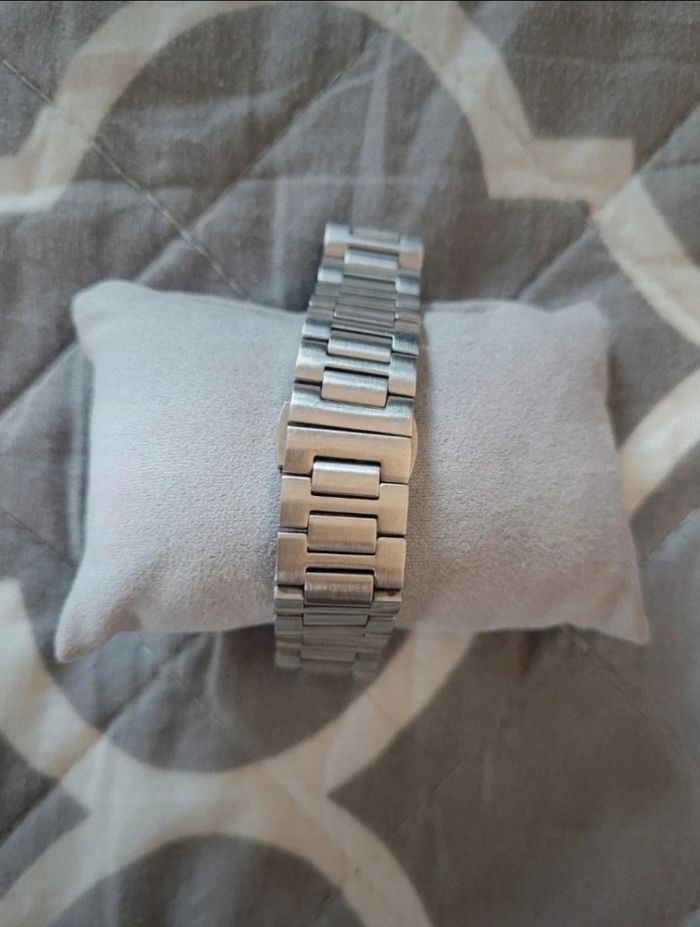 Montre argentée et blanche -  Cluse - photo numéro 2