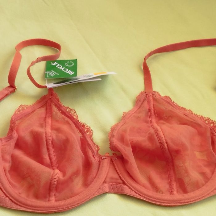 Soutien gorge armature 90B Neuf - photo numéro 5