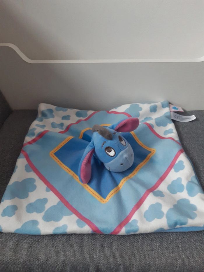 Peluche / doudou Disney plat Bourriquet nuages