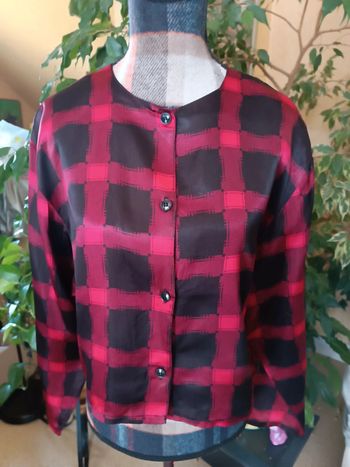 Chemisier à carreaux rouge et noir