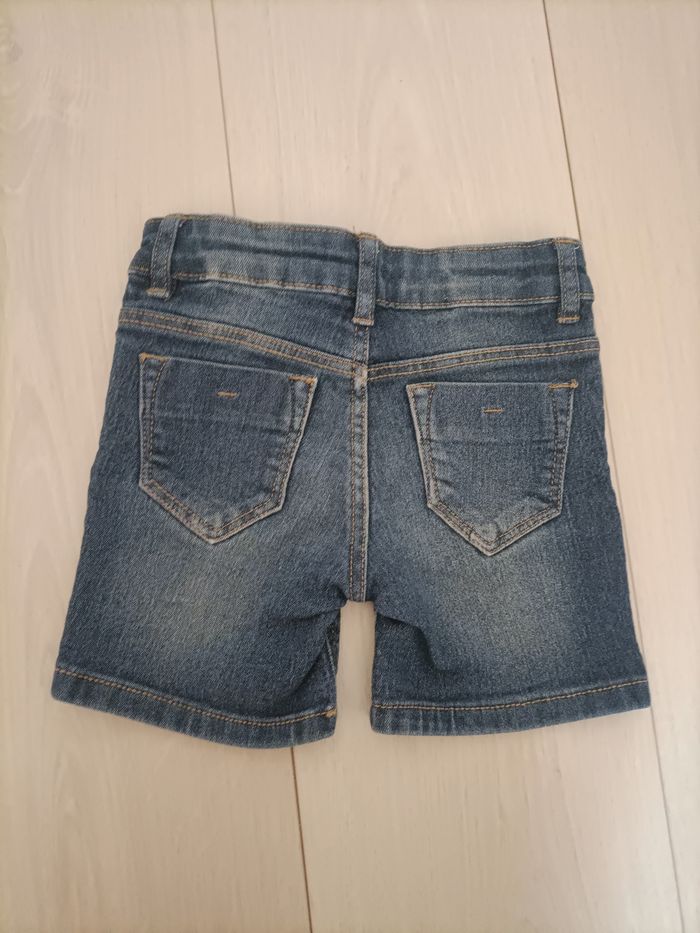 Short en jeans fille 4 ans - photo numéro 2