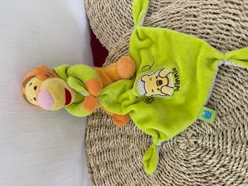 DOUDOU PLAT DISNEY NICOTOY TIGROU ORANGE MOUCHOIR VERT CAPUCHE LAPIN 