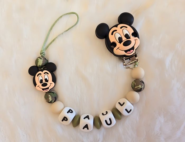 Attache sucette personnalisé en silicone mickey