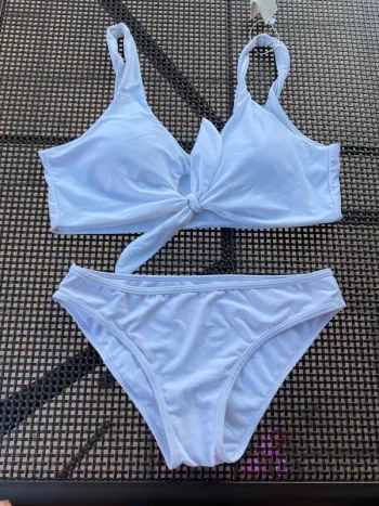 Maillot de bain 👙 deux pièces  culotte, taille 40 et soutien-gorge taille 42