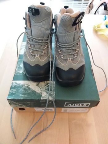 Chaussures de randonnée Aigle pointure 37