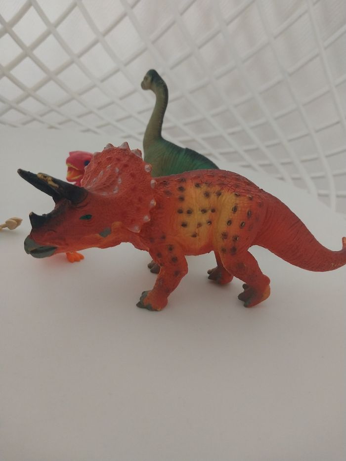 Lot 6 dinosaures - photo numéro 3