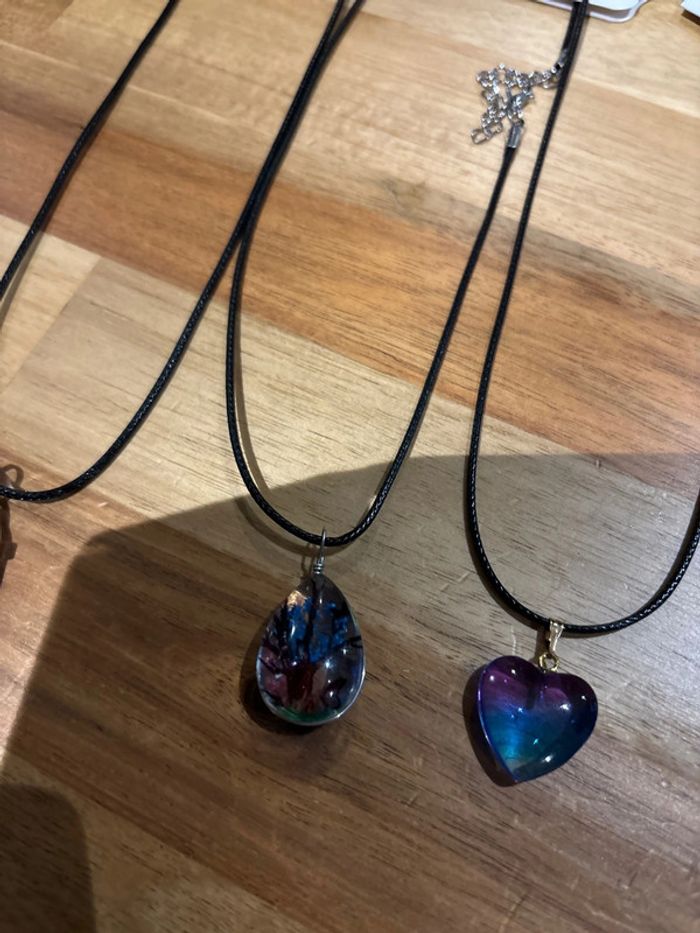 Lots de 3 Collier fais en epoxy - photo numéro 3