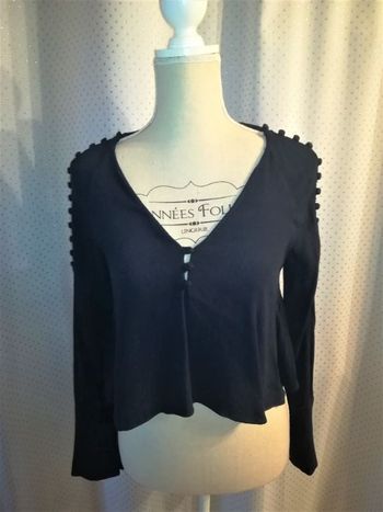 Blouse Zara crop ,boutonnières sur les manches bleu marine, taille XS, TBE!