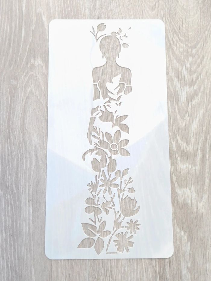 Pochoir femme - photo numéro 3