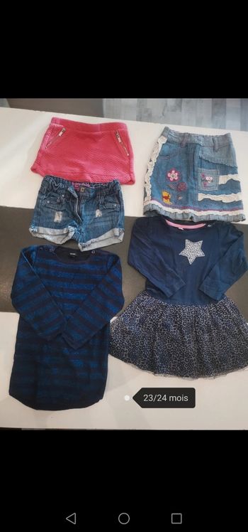 Lot robe jupe 24 mois