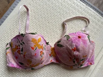 Soutien gorge Primark fleurie 90C parfait état