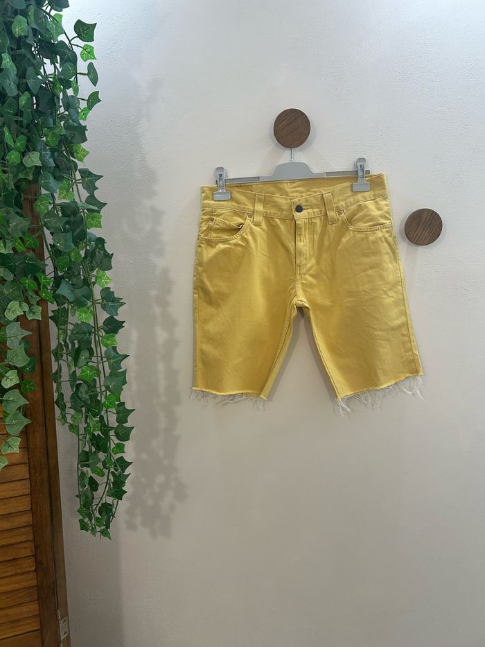 Short jean jaune levi’s