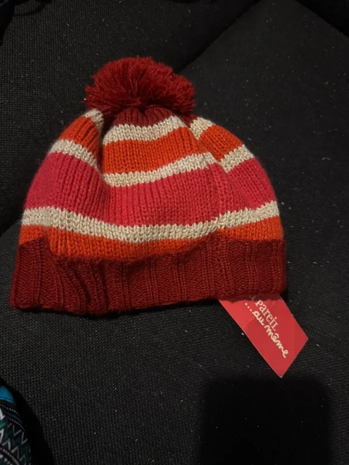 Bonnet neuf - photo numéro 3