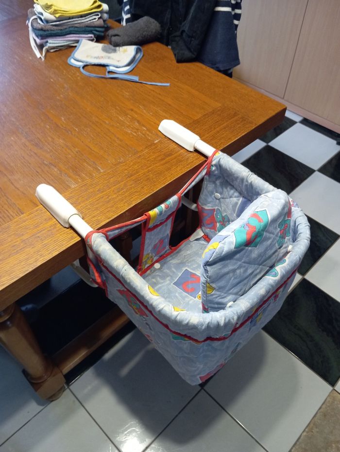 Siège de table - photo numéro 2