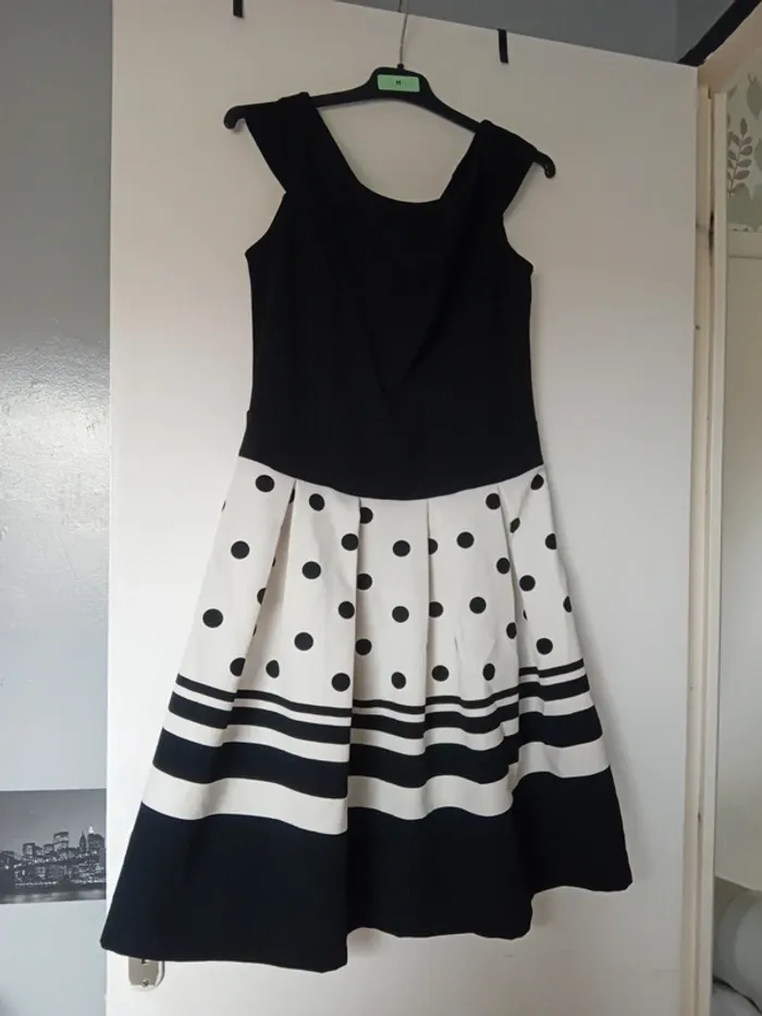 Robe 42 noir blanc