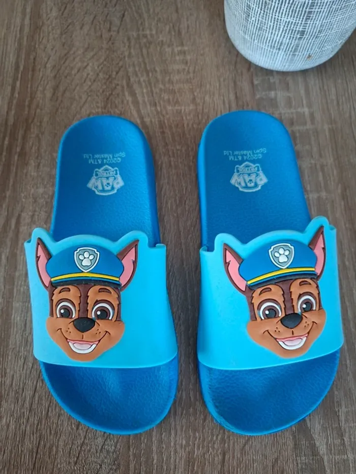 Lot de claquettes 28/29 et de lunettes de soleil Pat patrouille - photo numéro 2