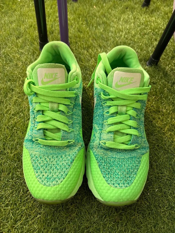 Basket air Max édition limité taille 36,5