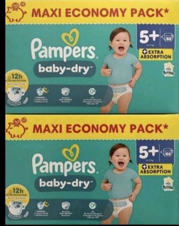 2 cartons de couches Pampers taille 5+
