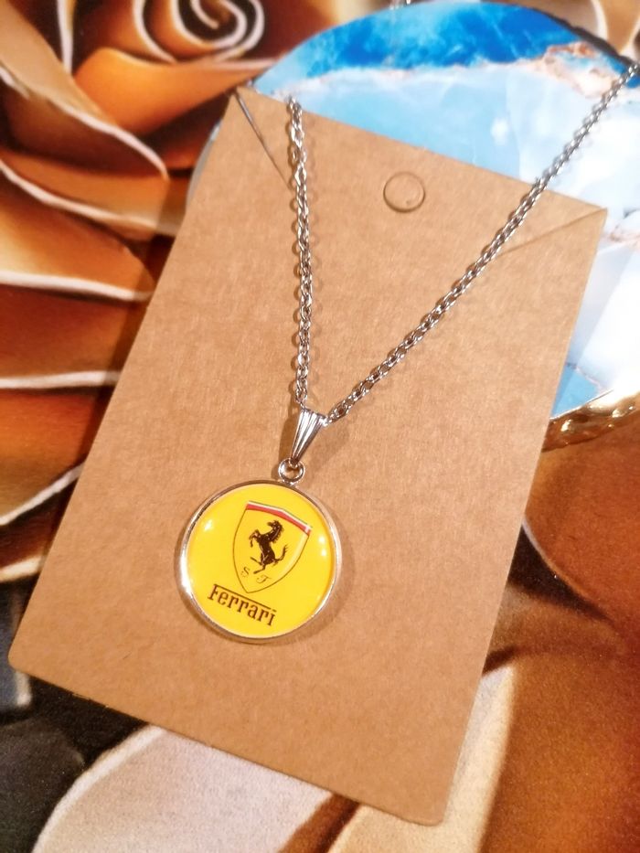Collier Ferrari