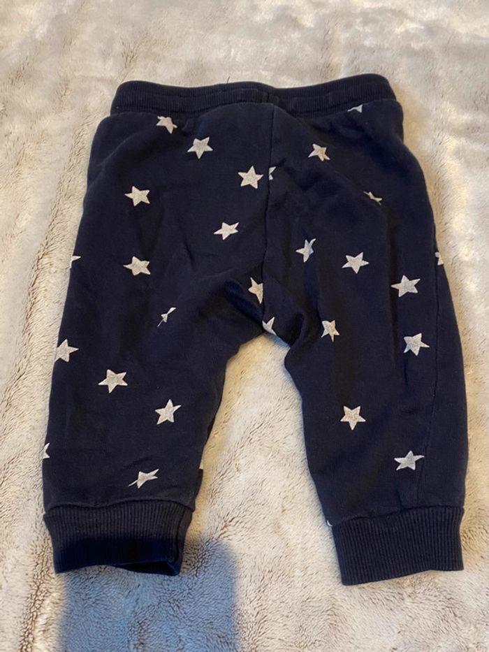 Jogging étoiles H&M 4-6 mois - photo numéro 3