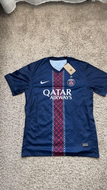 Maillot psg avec l'étoile neuve taille XL