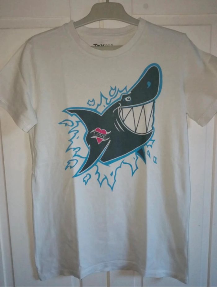 Tee shirt Requin 10 ans