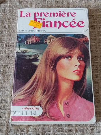 La premiere Fiancée Monica Heath collection Delphine