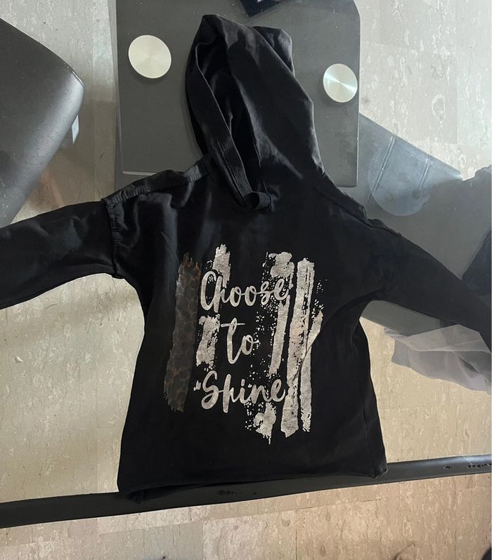 Tee shirt manches longues capuche