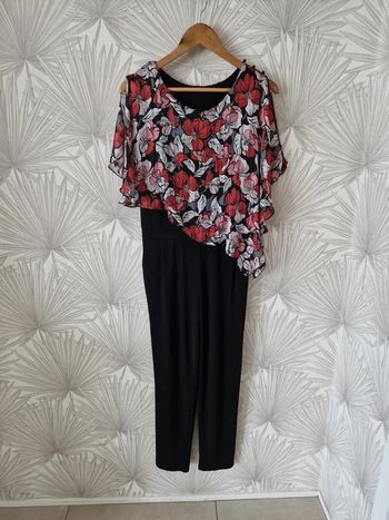 Jolie combinaison pantalon manches courtes taille 36