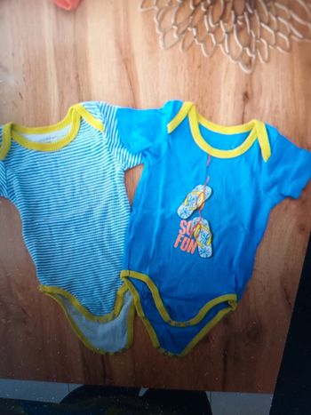 Lot de 2 body garçon 9-12 mois kitchoun