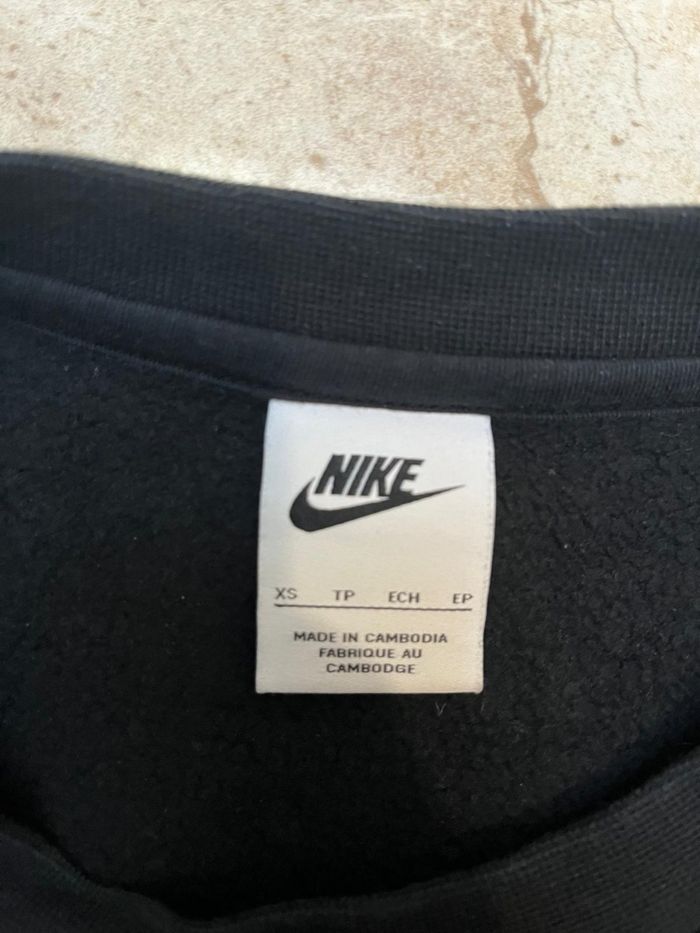 Pull nike noir - photo numéro 3