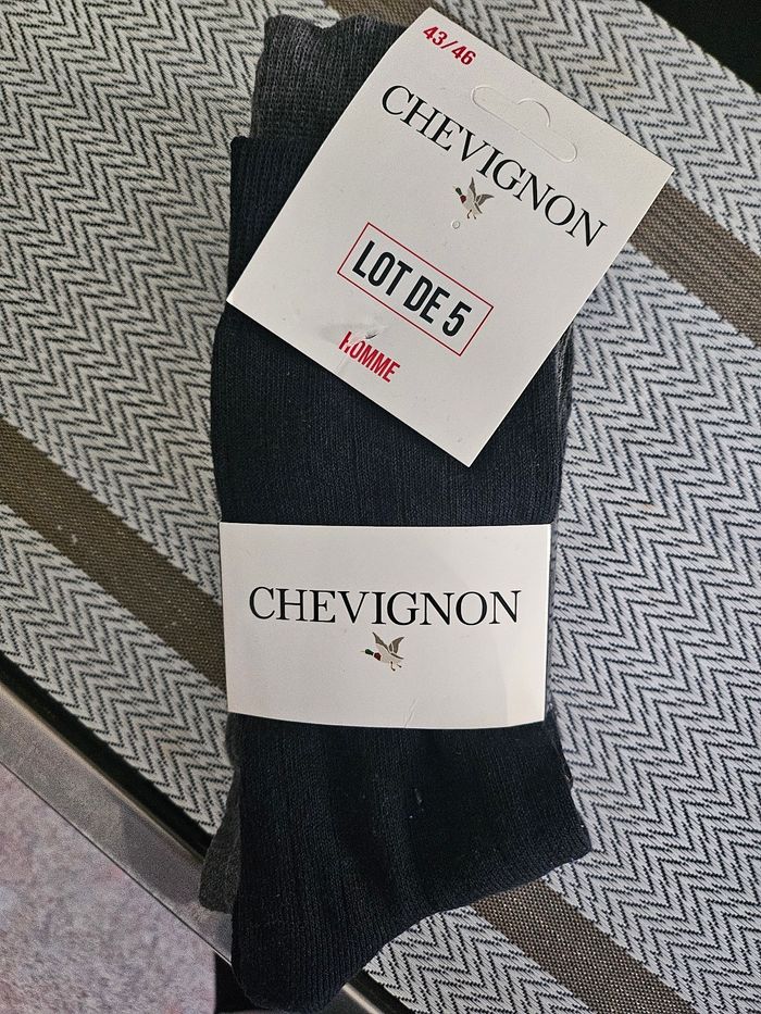 Lot de  chaussettes  neuve marque chevignon  taille 43.45 - photo numéro 5