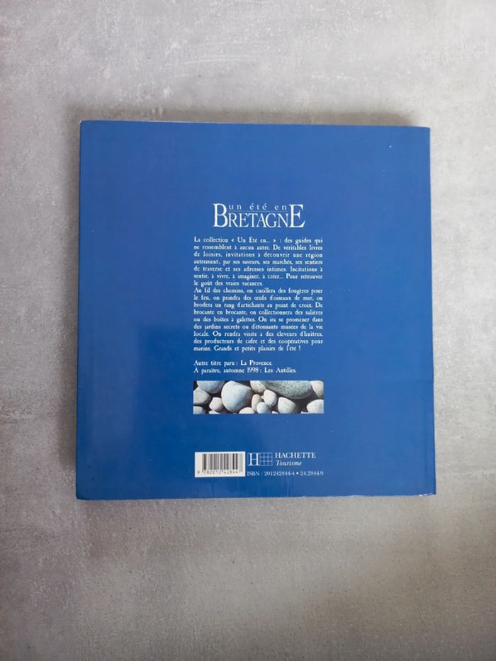📖 Un été en Bretagne Hachette - photo numéro 2