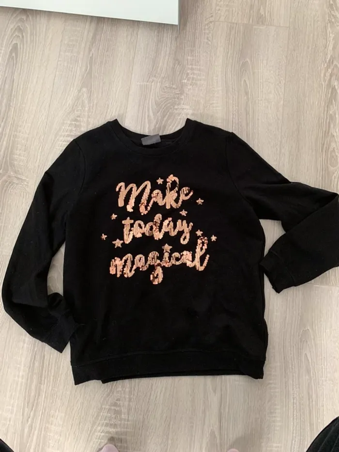 Pull noir