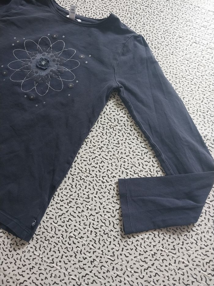 T-shirt Okaïdi fille 12 ans bleu marine motif fleur 🌸 manches longues - photo numéro 2
