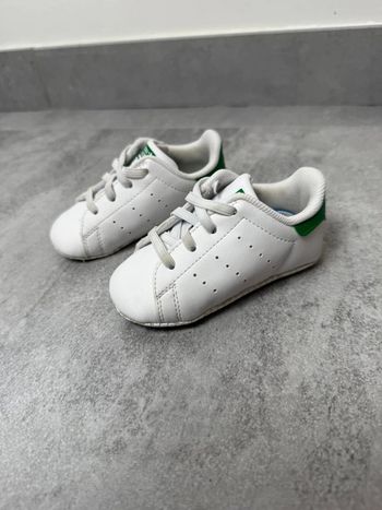 Baskets Adidas Stan Smith taille 19 unisexe super état