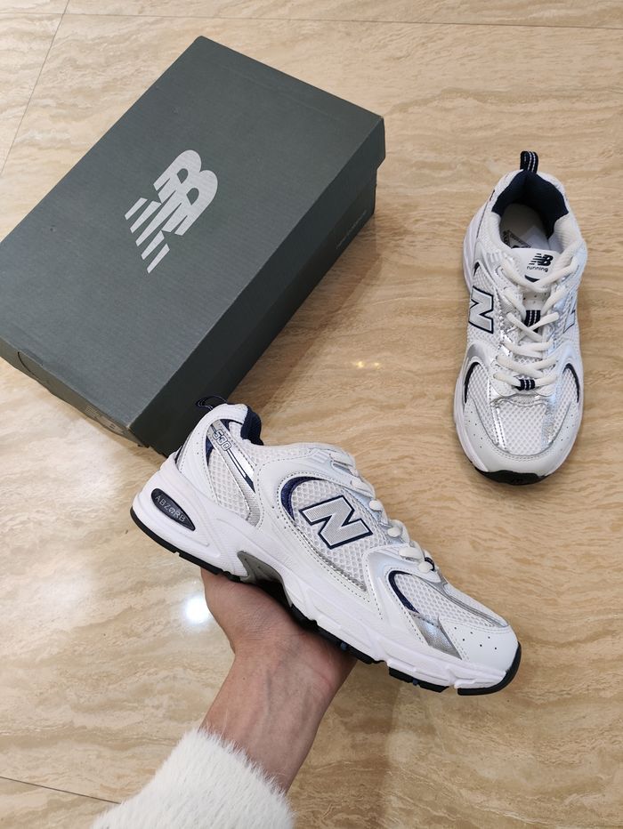 Baskets New Balance 530 taille 38.5 - photo numéro 2