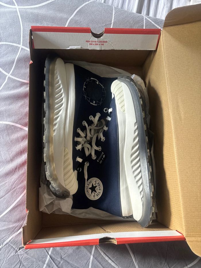 Converse homme pointure 45 en très bon état